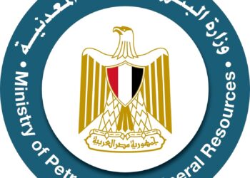 انهيار حفار متقادم بخليج السويس دون خسائر بشرية أو أضرار بيئية