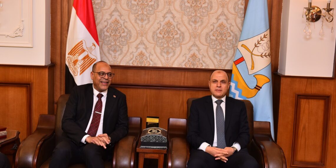 وزير العمل يلتقي محافظ كفر الشيخ لبحث التعاون في التدريب والتشغيل ودمج ذوي الهمم