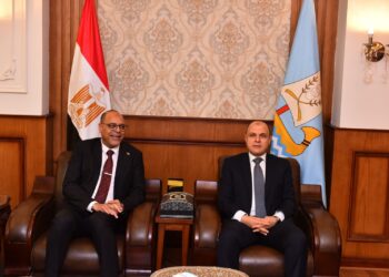 وزير العمل يلتقي محافظ كفر الشيخ لبحث التعاون في التدريب والتشغيل ودمج ذوي الهمم