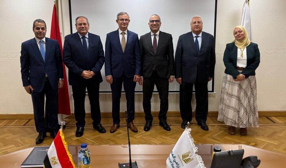 وزير الزراعة الصربي يزور البنك الزراعي المصري ويشيد بدوره في دعم التنمية الزراعية