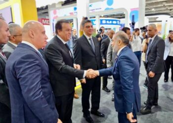 وزير الصحة يتفقد جناح شركة «هيلث إنسايتس Health-Insights» في معرض «Africa Health ExCon»