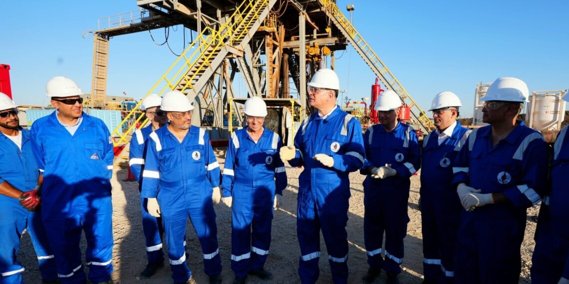 وزير البترول يجري زيارة ميدانية إلى موقع بئر بيجونا-2   