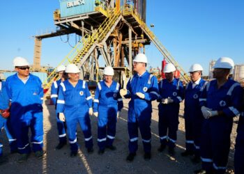 وزير البترول يجري زيارة ميدانية إلى موقع بئر بيجونا-2   