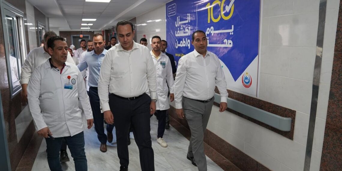 رئيس الرعاية الصحية يواصل جولاته المفاجئة بعدد من المنشآت بإقليم القناة