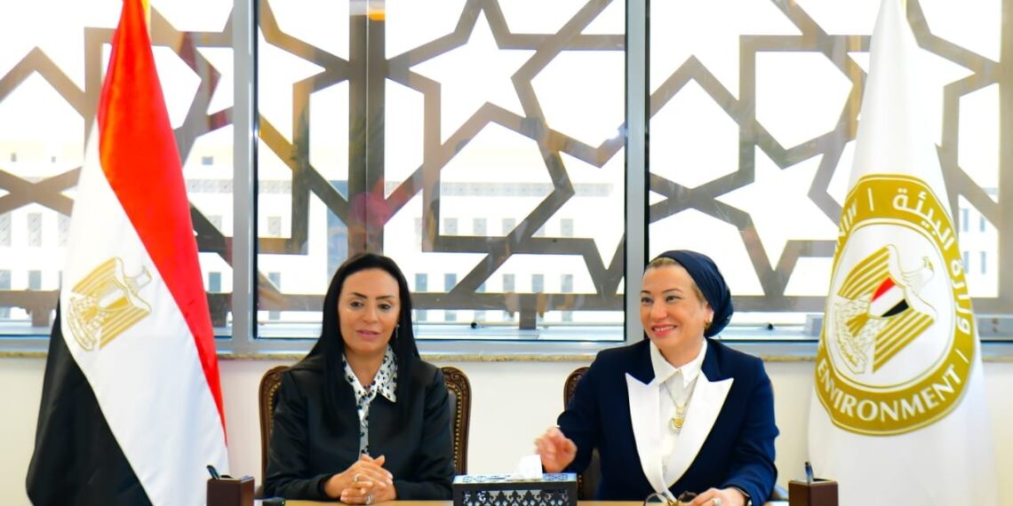 البيئة والتضامن تتعاونان مع الهلال الأحمر لإدارة المخلفات وتعزيز الاستدامة