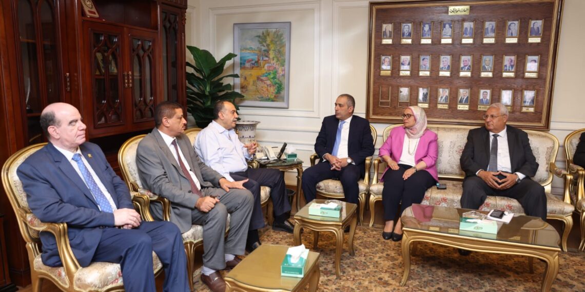 رئيس البنك الزراعي المصري يبحث مع محافظ أسيوط دعم التنمية الزراعية وتمويل المشروعات الجديدة