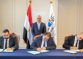 “اقتصادية قناة السويس” تشهد توقيع عقد توسعات شركة النيل لإعادة تدوير البلاستيك