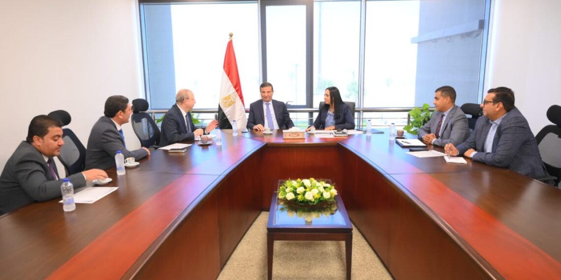 التضامن والزراعة تبحثان إقامة معرض دائم لـ ديارنا لدعم المرأة الريفية