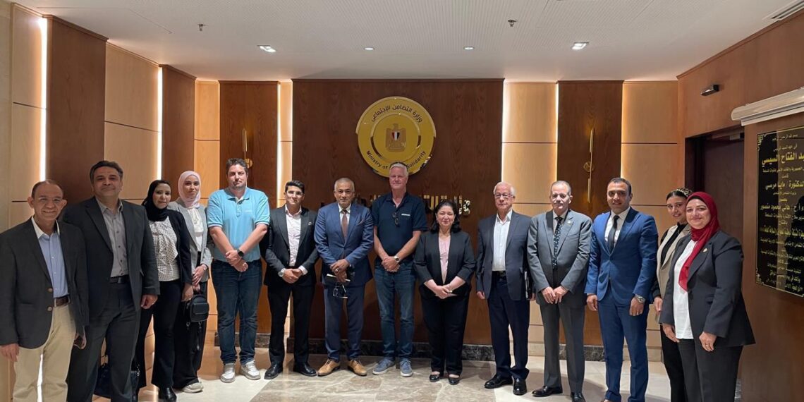 التضامن وأوتوبوك تبحثان تجهيز مراكز الأطراف الصناعية بـ6 محافظات