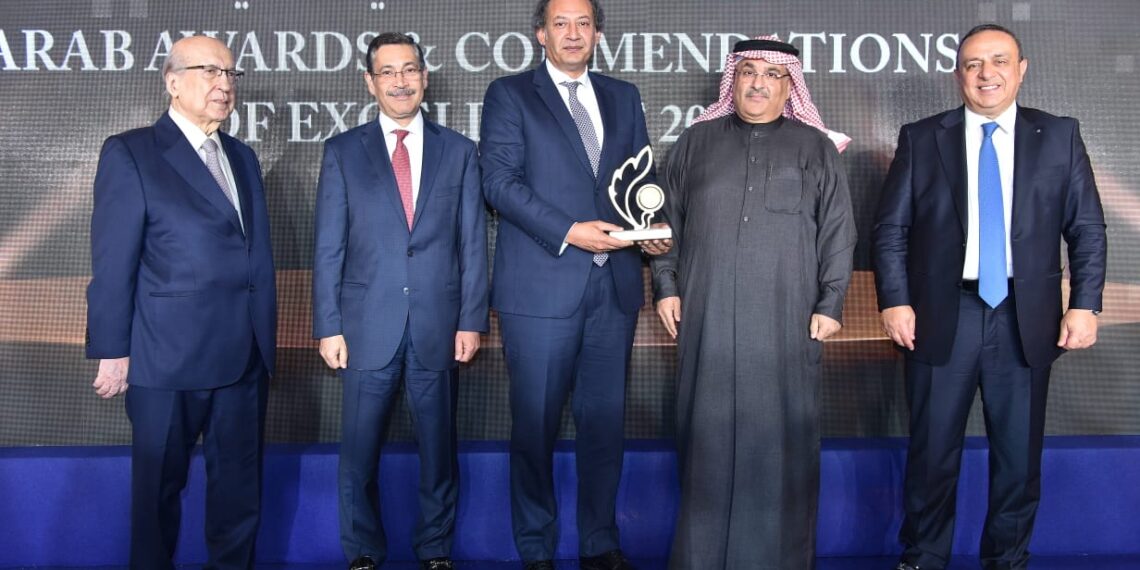 بنك البركة مصر يحصد جائزة أفضل مصرف في المنتجات المصرفية الإسلامية