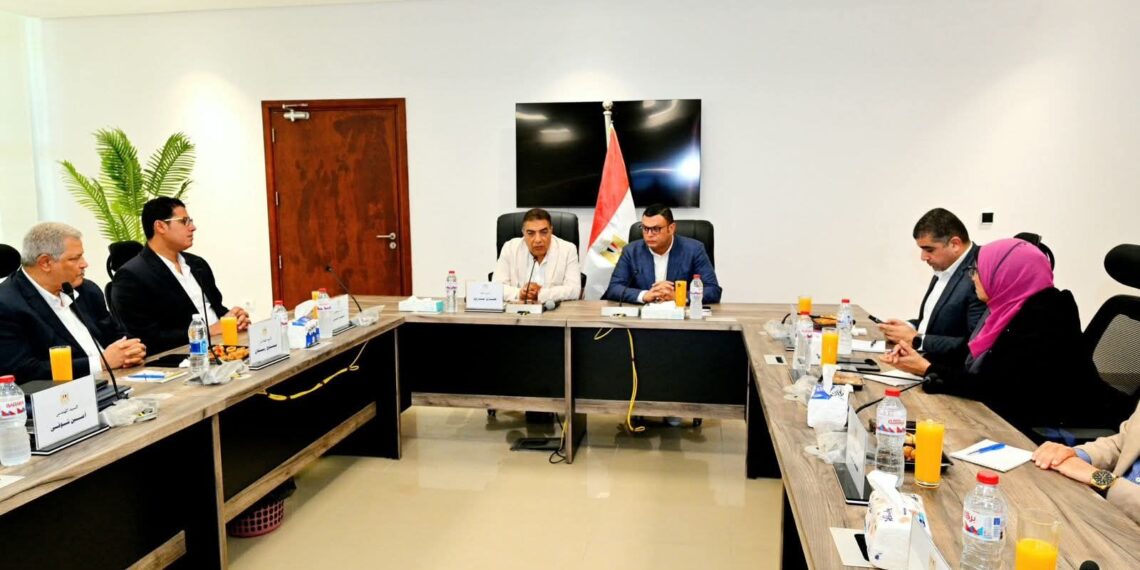 وزير الإسكان ومحافظ الدقهلية يتابعان الموقف التنفيذي لمشروعات مدينة المنصورة الجديدة