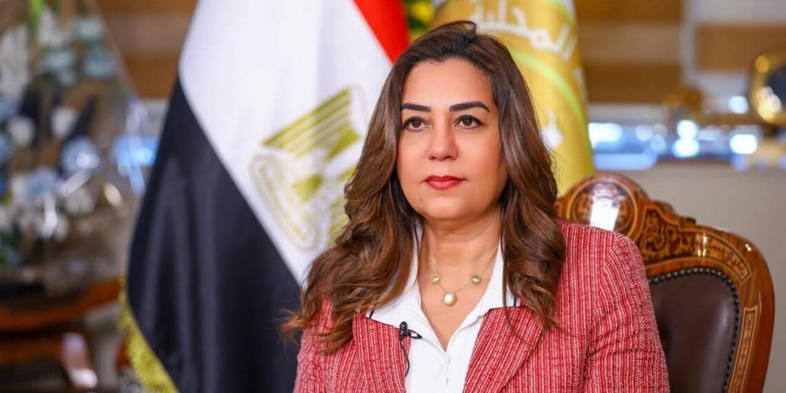 وزيرة التنمية المحلية تتابع نتائج المرور على 5 مراكز تكنولوجية بالفيوم لتحسين خدمات المواطنين