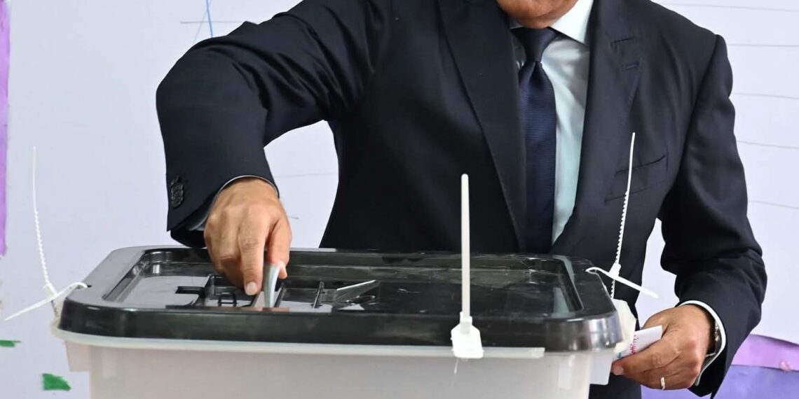 رئيس الوزراء يُدلي بصوته في انتخابات مجلس الشيوخ 2025