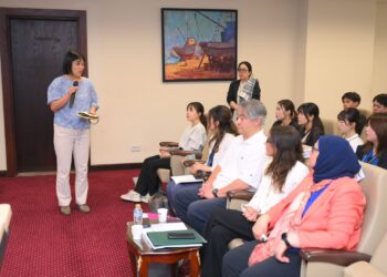 “التضامن” تستقبل وفداً طلابيا من جامعة كوانسي جاكوين اليابانية و “الجايكا”