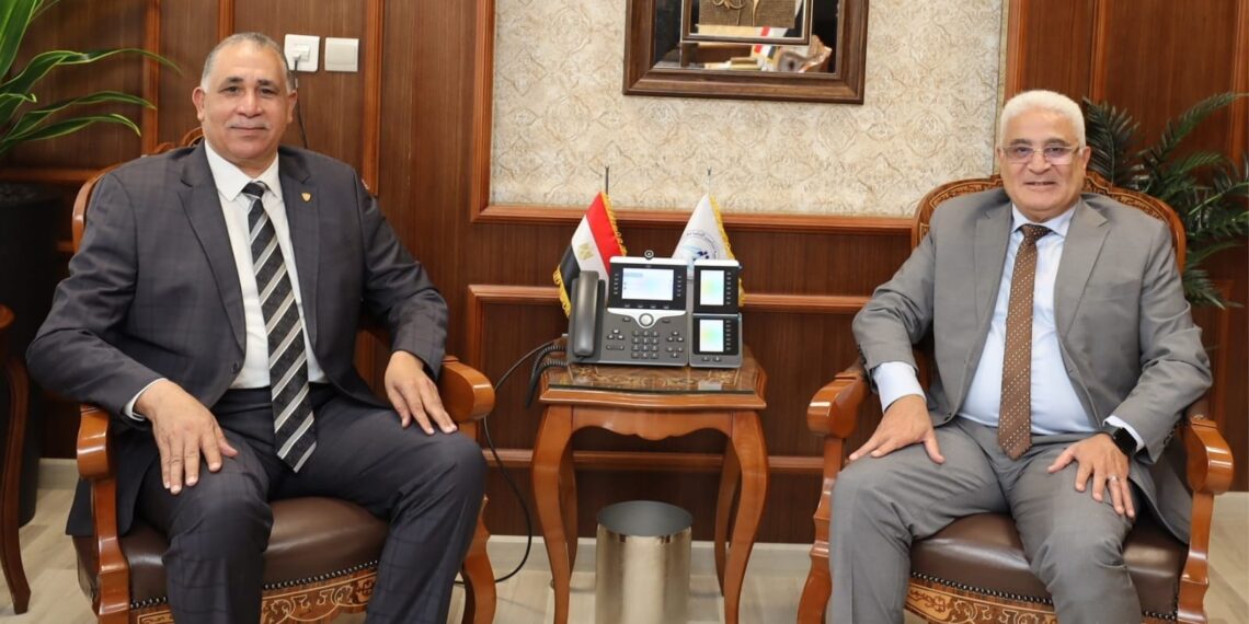 رئيس التأمينات الاجتماعية يبحث مع نقيب المحامين تعزيز التعاون لخدمة الأعضاء