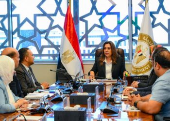 منال عوض تستعرض جهود التفتيش البيئي وتوجه برفع كفاءة العاملين بالمحافظات