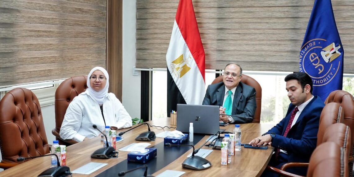 رئيس هيئة الدواء يبحث مع سفيري مصر برواندا وجنوب السودان تعزيز التعاون