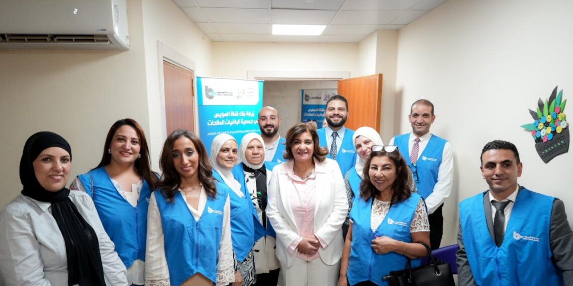 بنك قناة السويس يدعم مستشفي عبلة الكحلاوي بأسرة طبية كهربائية ويزور المرضى