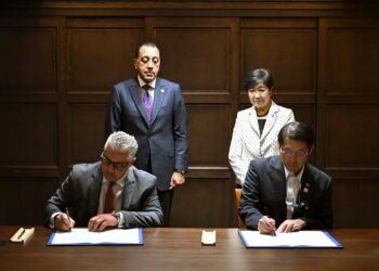 رئيس الوزراء يشهد تعاونًا بين اقتصادية قناة السويس وطوكيو في الهيدروجين الأخضر