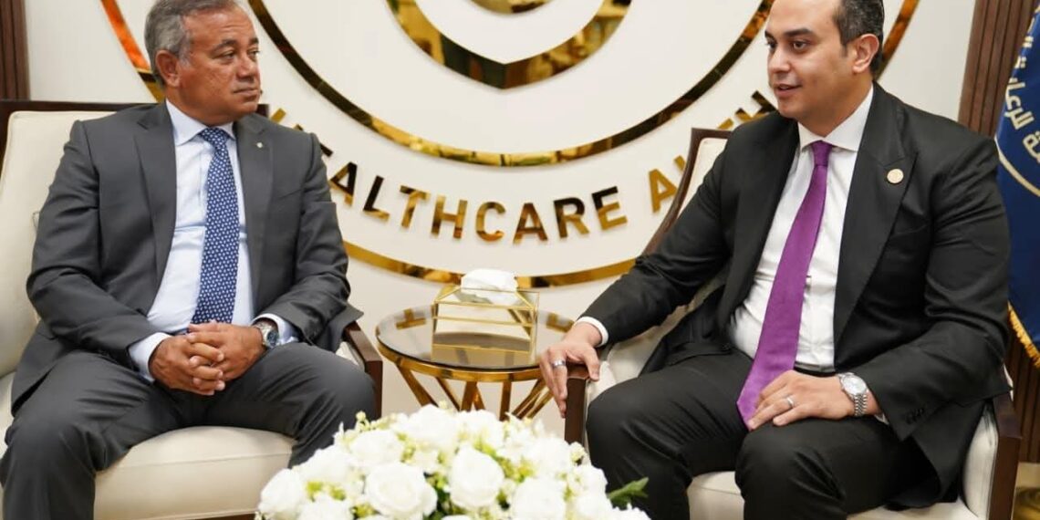 الرعاية الصحية تبحث شراكة استراتيجية مع مصرف أبوظبي الإسلامي