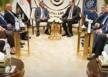 ADIB-Egypt يتعاون مع «الرعاية الصحية» لتعزيز الاستثمار بالقطاع الصحي