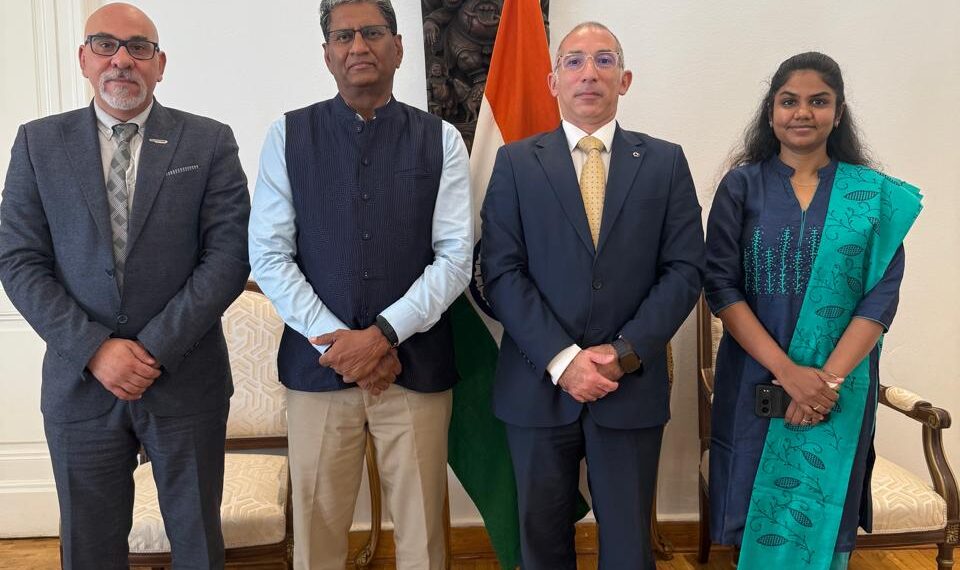 أوراسكوم للمناطق الصناعية تبحث مع السفير الهندي فرص التعاون والاستثمار