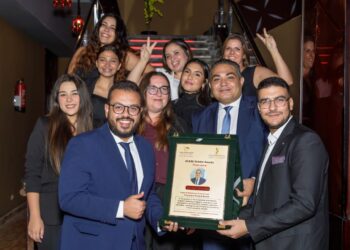 محمد عيد سليمان يحصد جائزة التميز في التسويق السياحي الدولي 