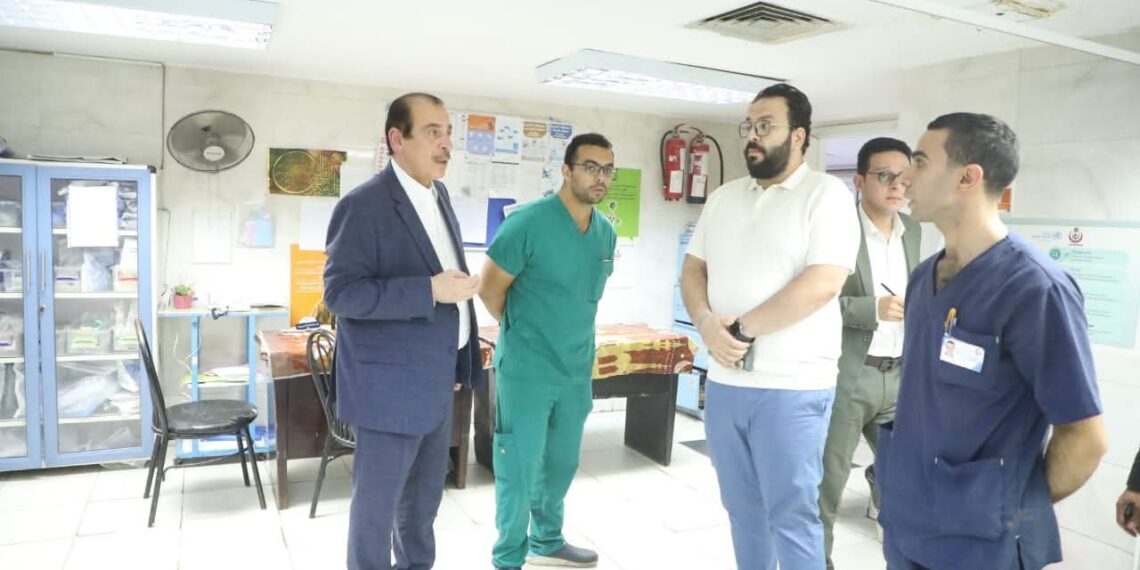 نائب وزير الصحة يجري جولة ميدانية مفاجئة بمحافظة القاهرة