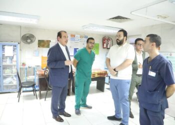 نائب وزير الصحة يجري جولة ميدانية مفاجئة بمحافظة القاهرة