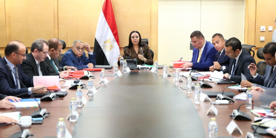 وزيرة التضامن تترأس اجتماع صندوق دعم مشروعات الجمعيات والمؤسسات الأهلية
