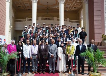 التعليم يقود التنمية.. مصر الخير والجامعة البريطانية يناقشان دور الطلاب في العمل الخيري