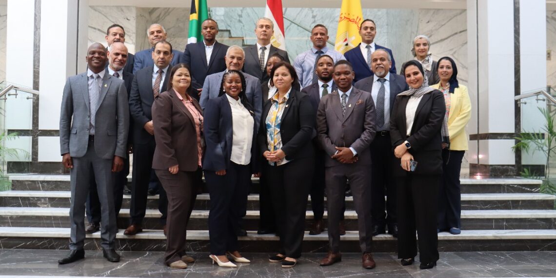 المركزي المصري يستعرض تجربته الرائدة في طباعة النقد أمام وفد من جنوب إفريقيا