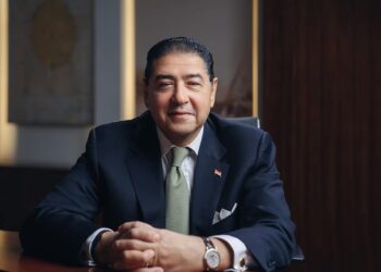 عاجل: مجلة «جلوبال فاينانس» تمنح هشام عز العرب جائزة الإنجاز مدى الحياة