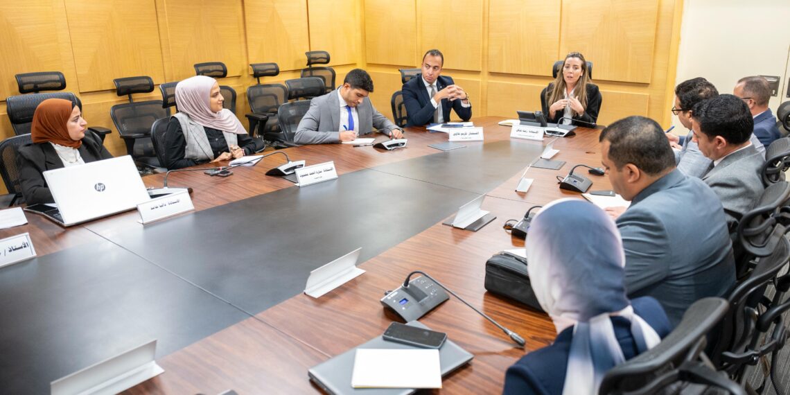 مديرة قادرون باختلاف تبحث استراتيجية الصندوق وإعداد الهيكل التنظيمي