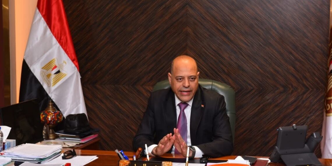 وزير العمل: الخميس القادم إجازة رسمية بمناسبة ذكرى السادس من أكتوبر