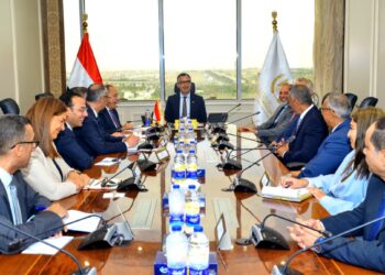 شراكة بين وزارة التموين و إي أند مصر لرقمنة منافذ كاري أون