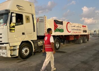 الهلال الأحمر المصري يدفع بـ 3450 طن من المساعدات العاجلة لـ “غزة”