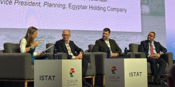 مصر للطيران تستعرض خططها المستقبلية خلال مؤتمر ISTAT في براغ