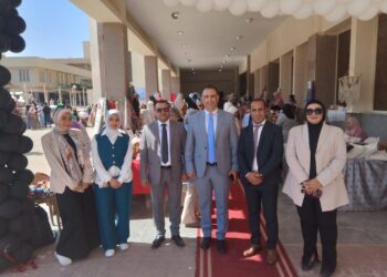 وحدة التضامن الاجتماعي تفتتح معرض الأسر المنتجة بجامعة حلوان