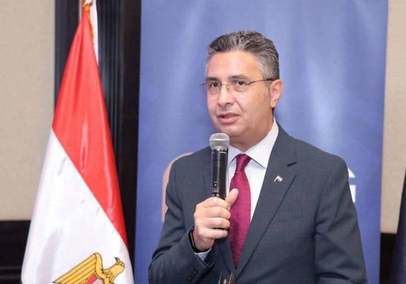 وزير الصحة يشارك في مائدة مستديرة حول استخدامات الذكاء الاصطناعي في الرعاية الصحية