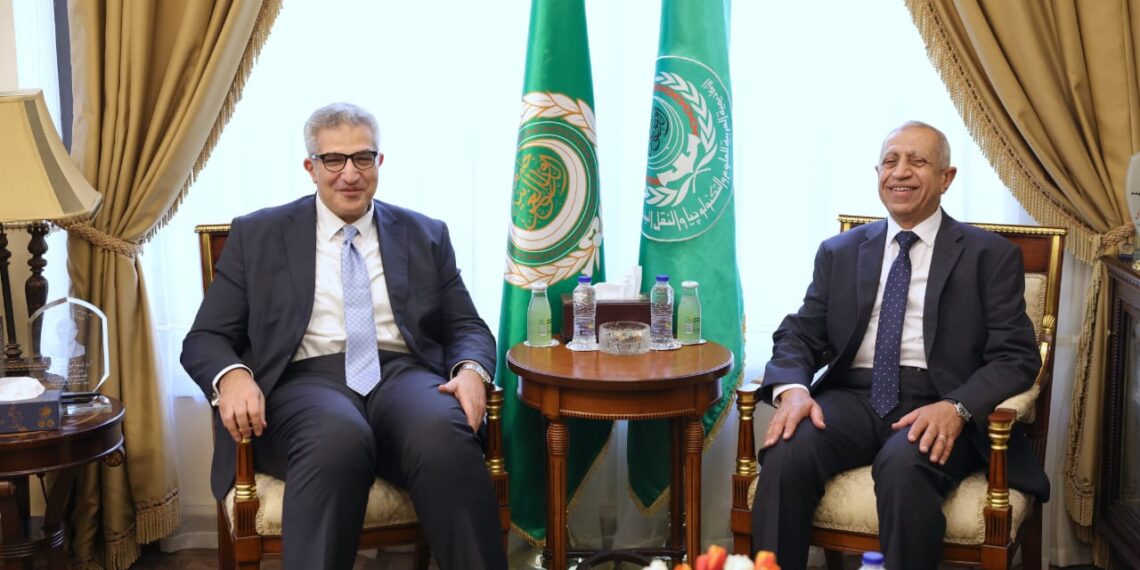 رئيس الأكاديمية العربية يستقبل امين المجلس الأعلى للجامعات بأبو قير