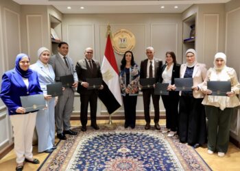 وزيرة التضامن تلتقي وفدا من شركة اوتوبوك الألمانية