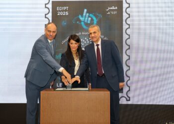 البريد المصري يصدر طابعاً تذكارياً بمناسبة.. اليوم العالمي للإحصاء