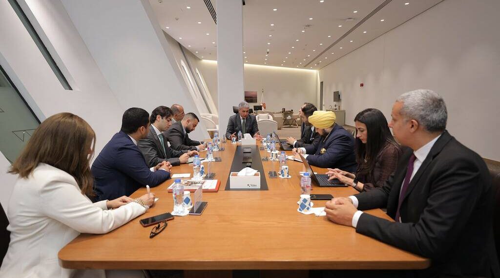 وزير السياحة يبحث مع مدرسة لوزان للفندقة تطوير جامعات ومعاهد الفندقة في مصر