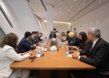 وزير السياحة يبحث مع مدرسة لوزان للفندقة تطوير جامعات ومعاهد الفندقة في مصر