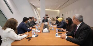 وزير السياحة يبحث مع مدرسة لوزان للفندقة تطوير جامعات ومعاهد الفندقة في مصر