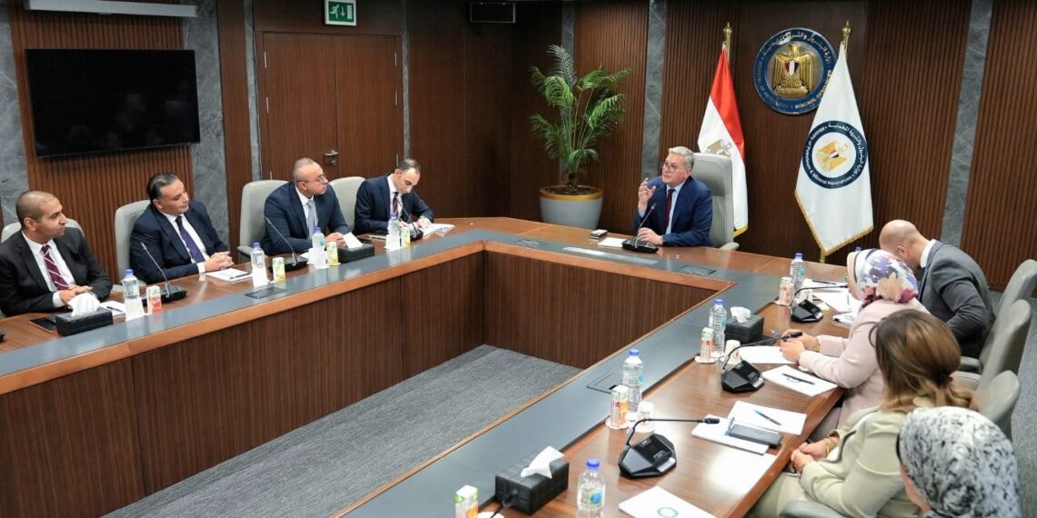 وزير البترول يلتقي مجموعة من كوادر الإدارة المتوسطة والشابة