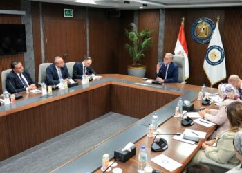 وزير البترول يلتقي مجموعة من كوادر الإدارة المتوسطة والشابة