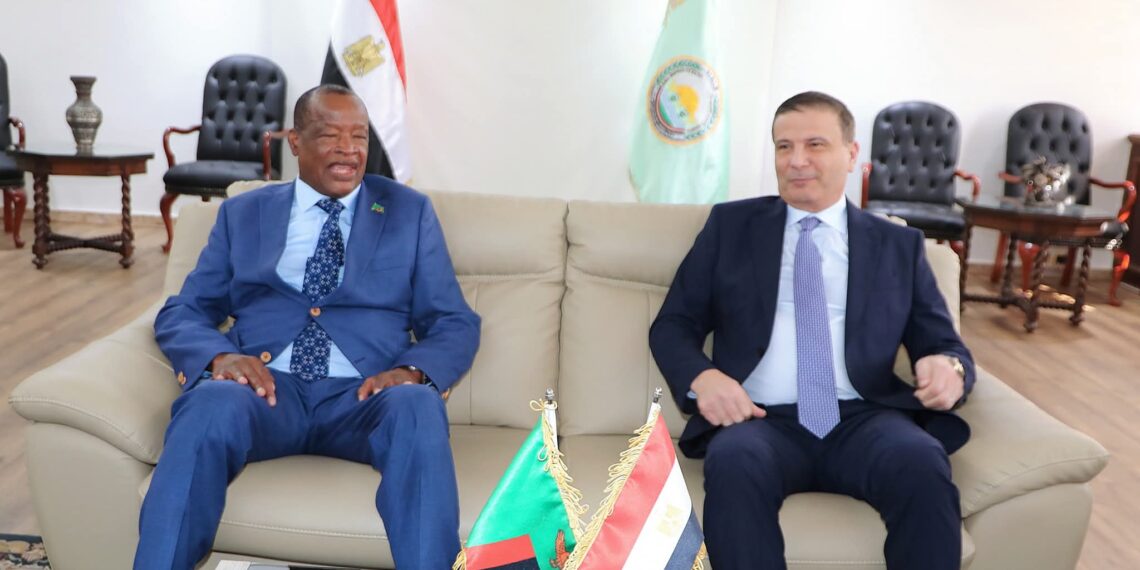 وزيرا الزراعة المصري والداخلية الزامبي يناقشان موقف المزارع المصرية المشتركة