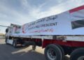 الهلال الأحمر المصري يرسل 8 آلاف طن مساعدات عبر قافلة «زاد العزة» الـ63 إلى غزة